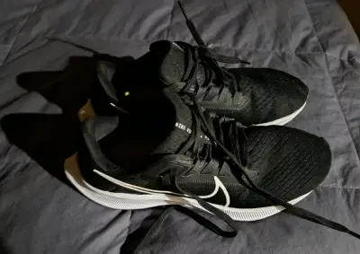 Zapatillas Nike negras deportivas - miniatura 2