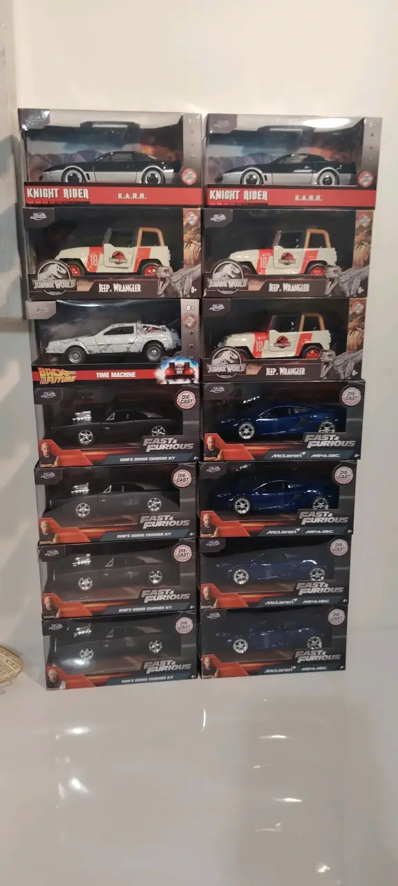 Set de autos de colección a escala 1.32