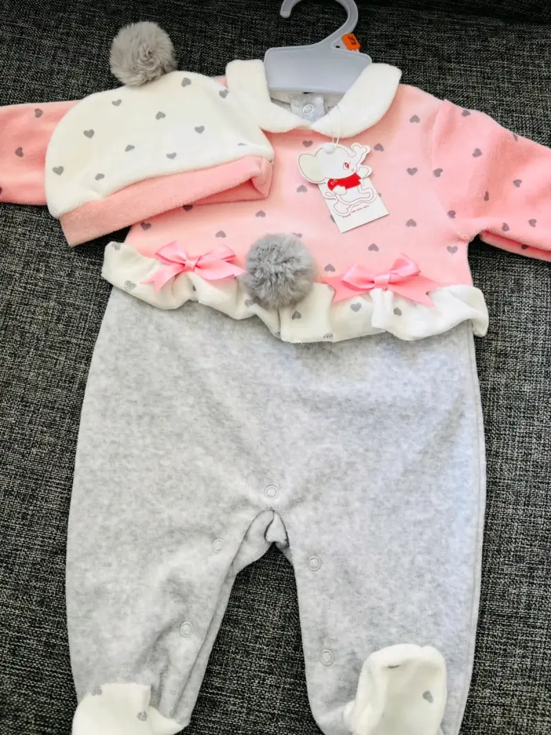 Conjunto rosado bebé con gorro