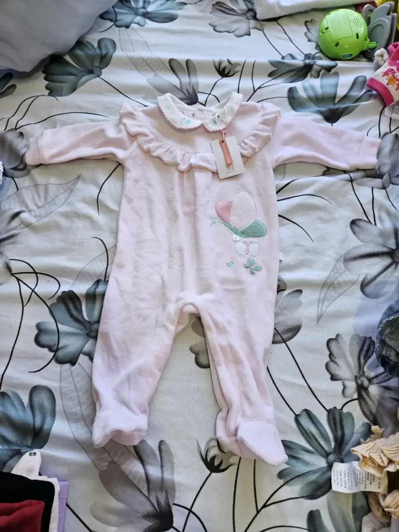 Pijama rosa para bebé