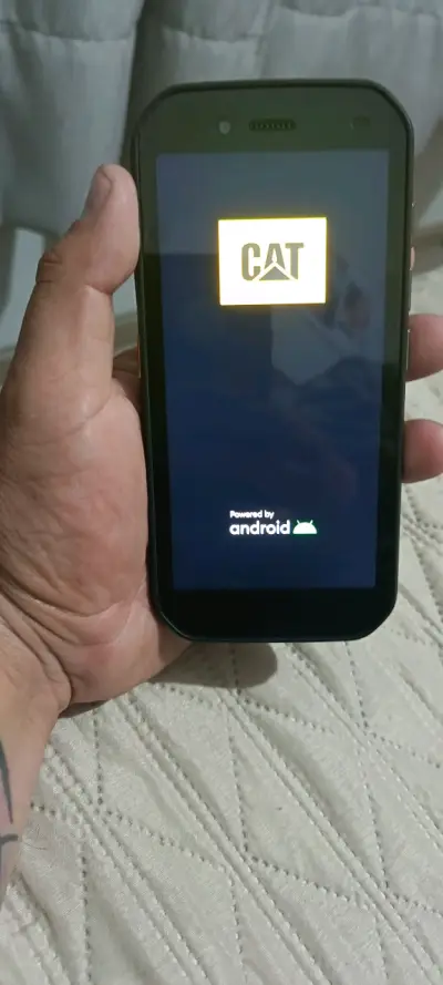 Smartphone CAT Android - miniatura 1