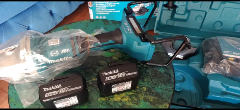 Esmeriladora angular Makita nueva - 4
