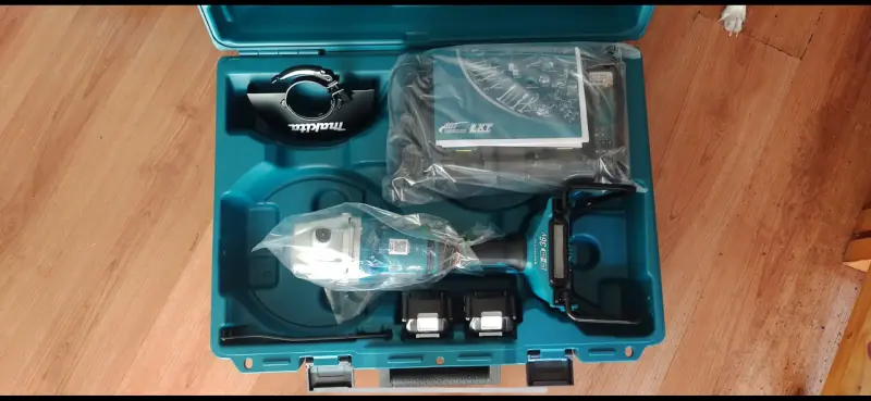 Esmeriladora angular Makita nueva - 6