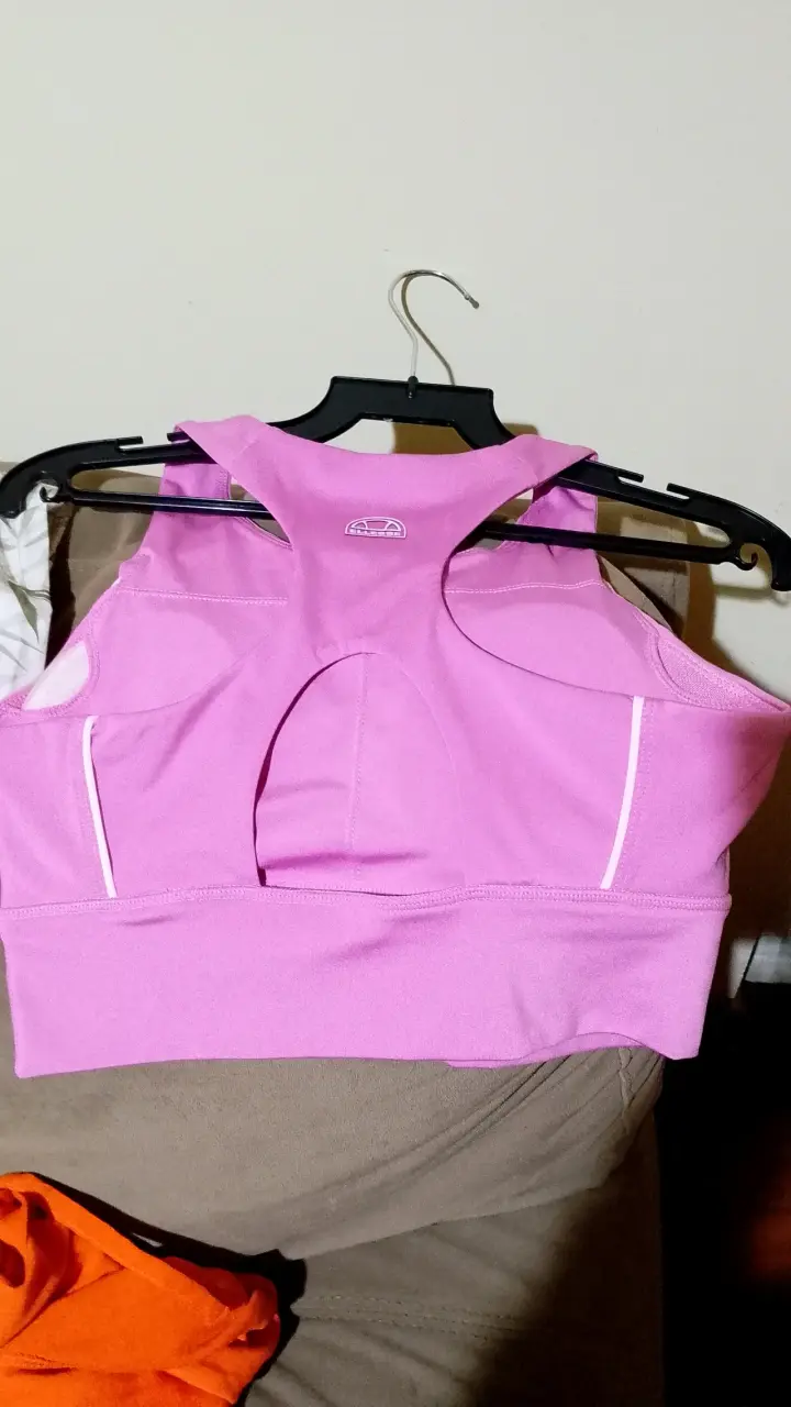 Top deportivo morado Ellesse.Talla M - 2