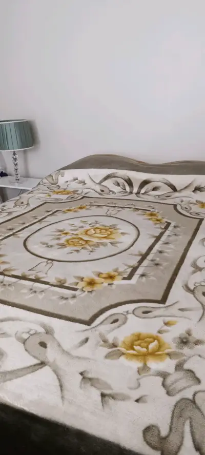 Cobertor de cama floral beige,frasada - miniatura 1