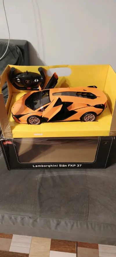 Auto RC Lamborghini Sian Naranja - miniatura 2