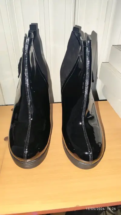 Botines negros con tacón grueso - miniatura 2