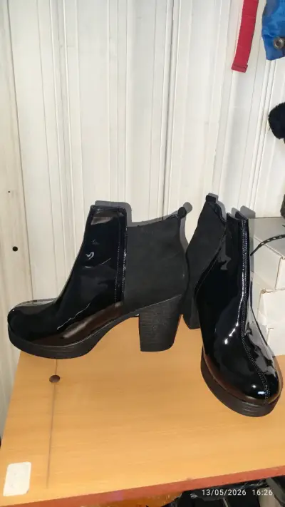 Botines negros con tacón grueso - miniatura 3