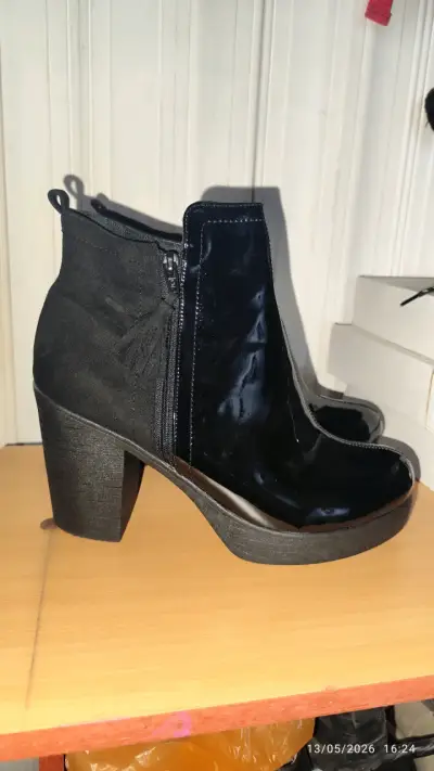 Botines negros con tacón grueso - miniatura 5