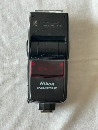 Flash Nikon Speedlight SB-600 - miniatura 1