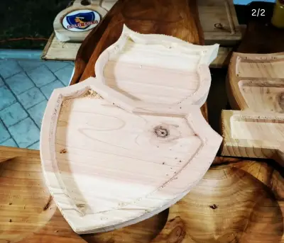 Emblema tallado de madera - miniatura 3