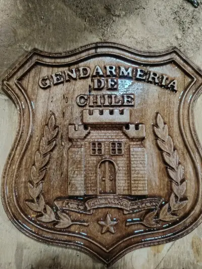 Emblema tallado de madera - miniatura 6