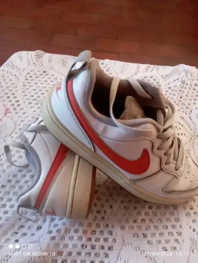 Zapatillas deportivas blancas - miniatura 1