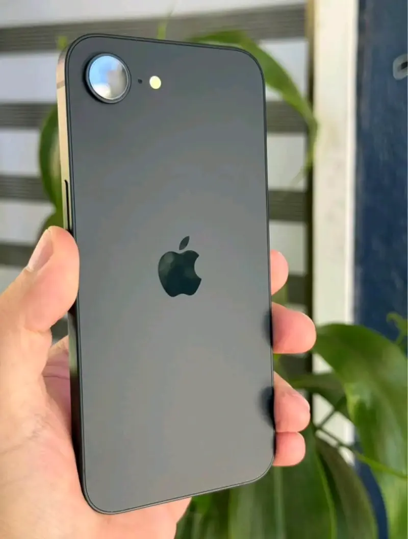Iphone 16e 🍏100%🔋 - 3