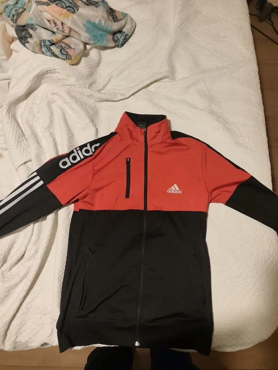 Chaqueta deportiva adidas roja - $27.000 | Pulga