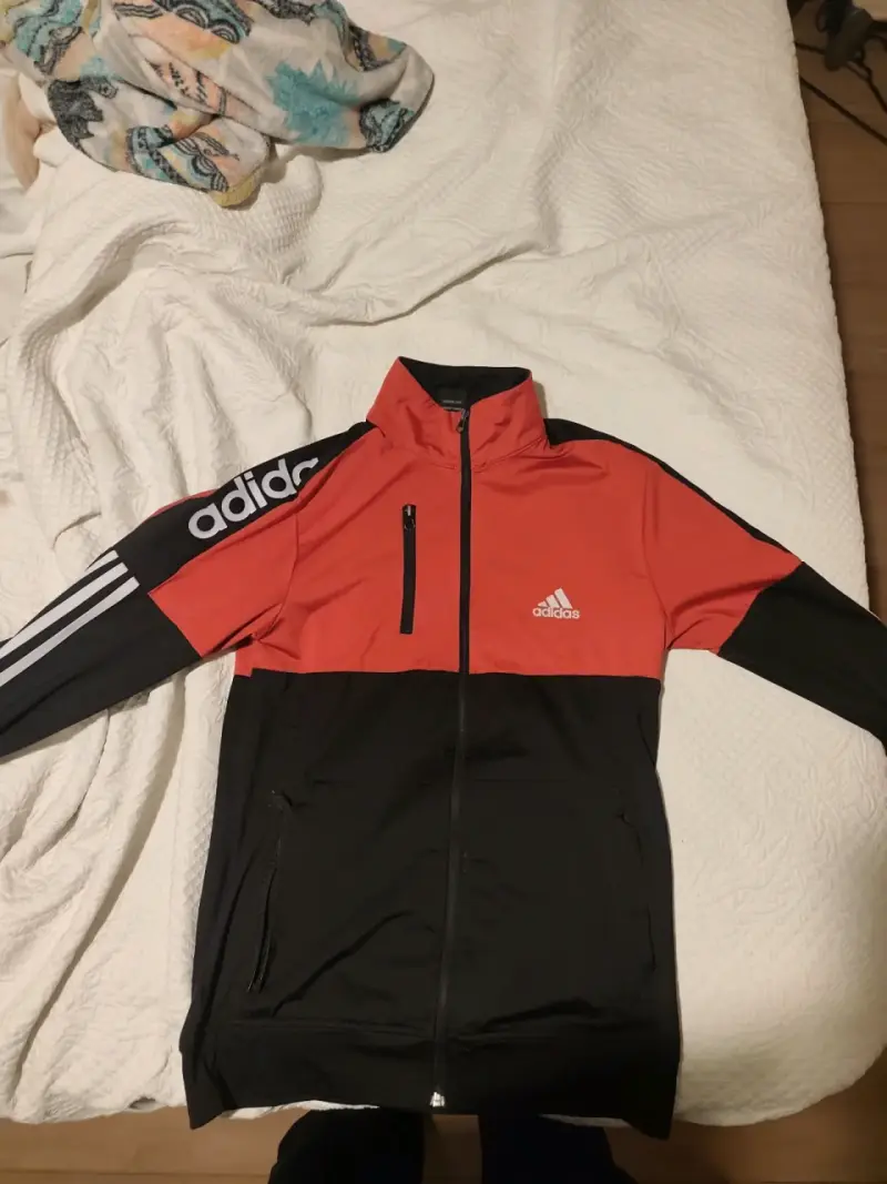 Chaqueta deportiva adidas roja