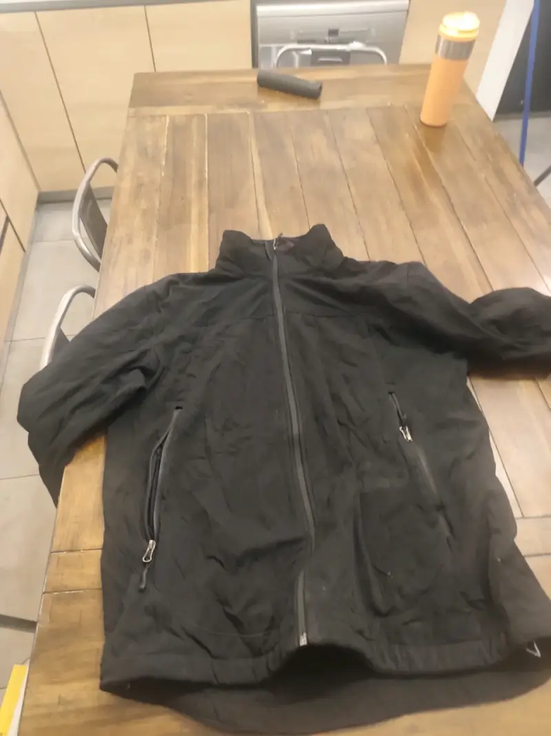 Chaqueta negra champion