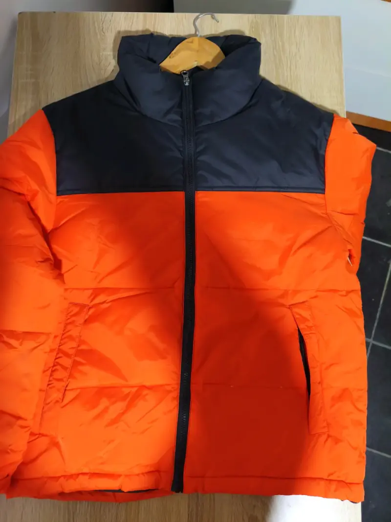 Chaqueta amarilla con gorro para hombre - 4