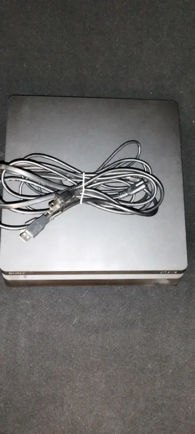 Consola PS4 con juegos incluidos y accesorios. - miniatura 2
