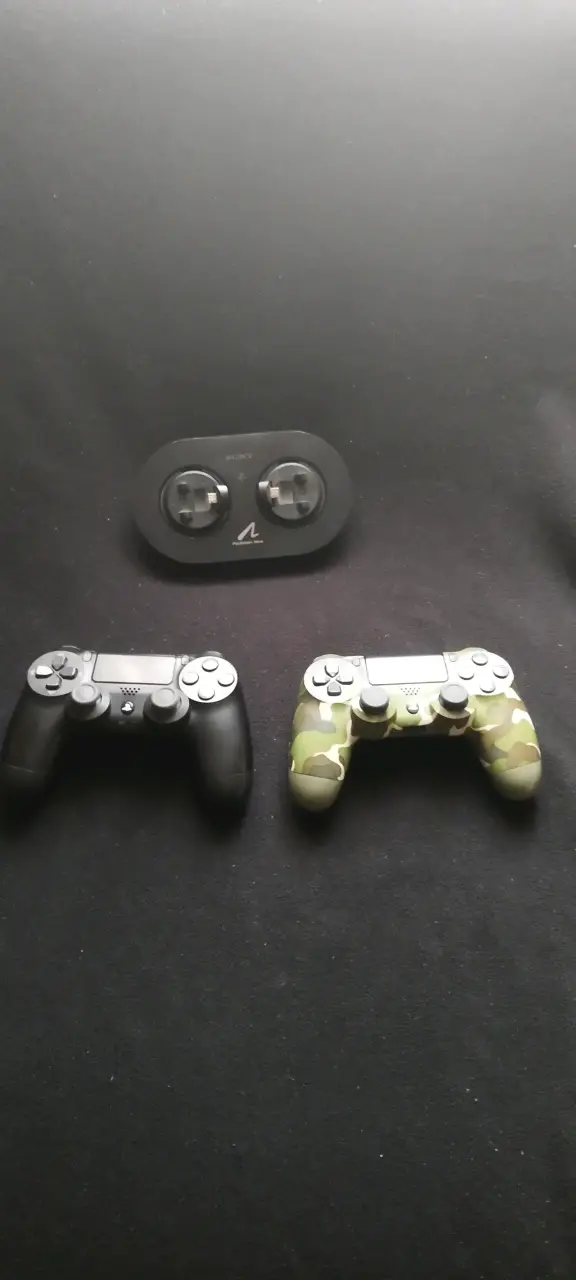 Consola PS4 con juegos incluidos y accesorios. - 5