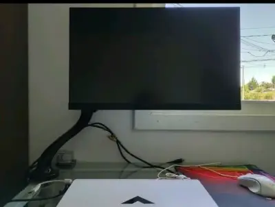 Monitor para uso de oficina o estudios - miniatura 2
