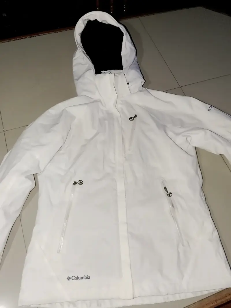 Chaqueta blanca Columbia con capucha - 1