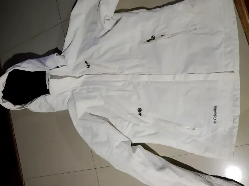Chaqueta blanca Columbia con capucha - 2