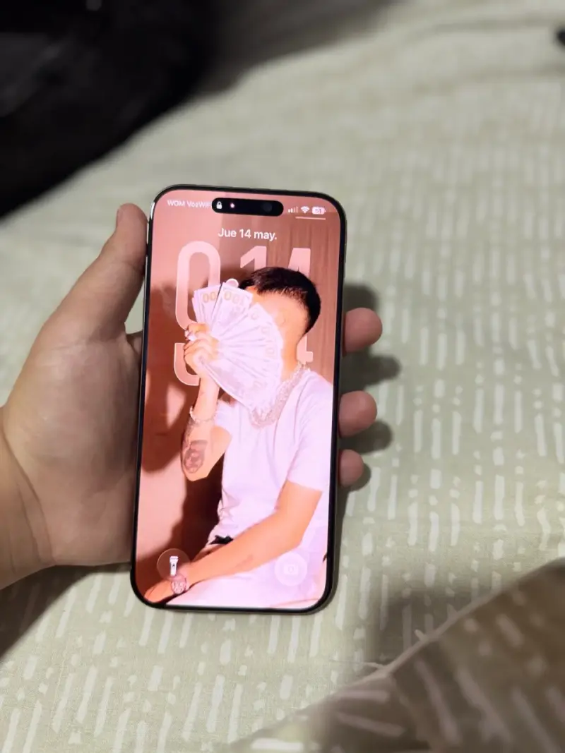 iPhone 16 Pro Max 256gb - 1