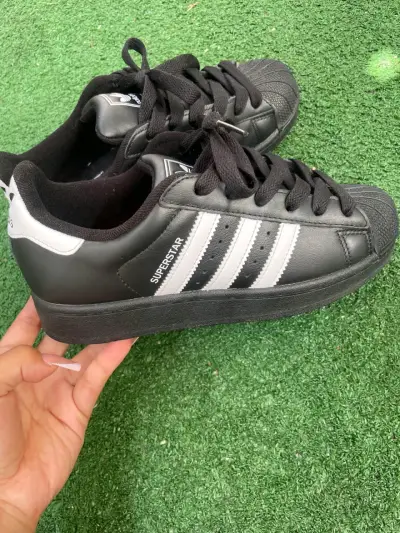 Zapatillas negras deportivas - miniatura 2