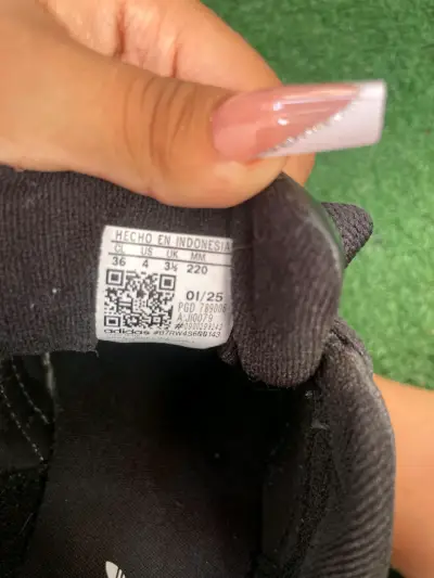 Zapatillas negras deportivas - miniatura 3