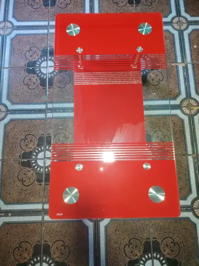 Mesa de centro roja de vidrio - miniatura 2