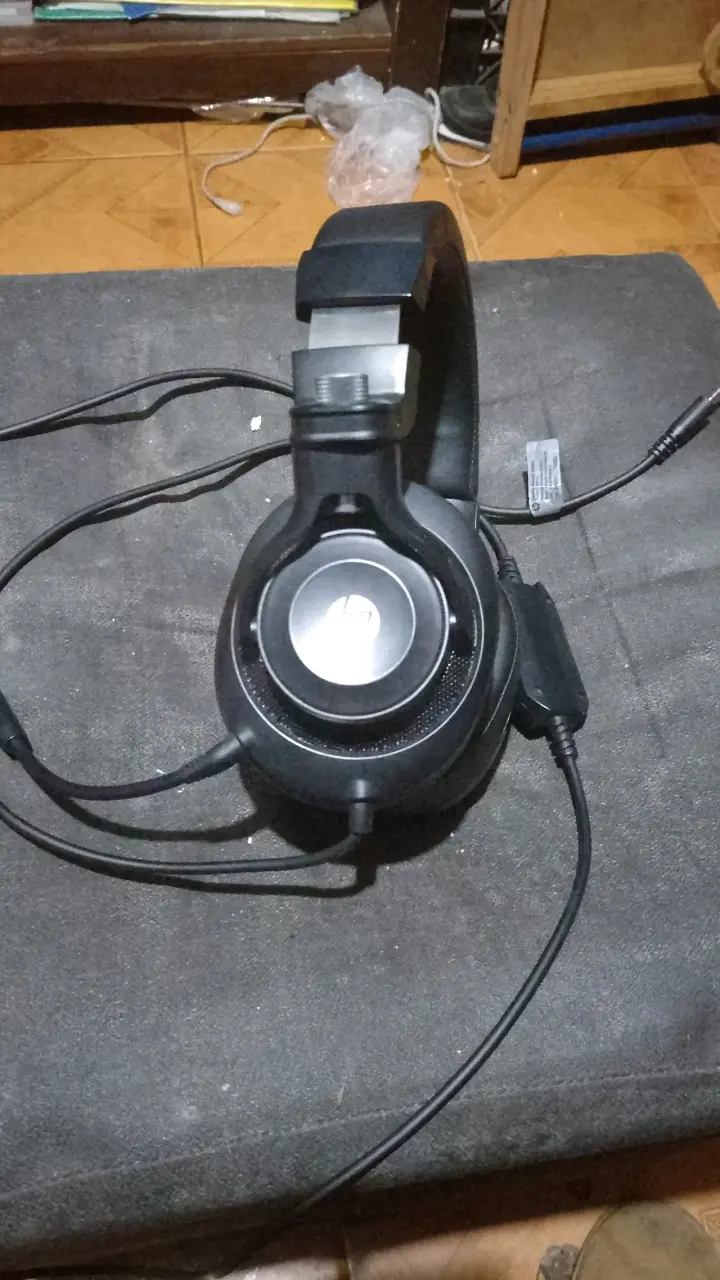 Auriculares HP con cable - 1