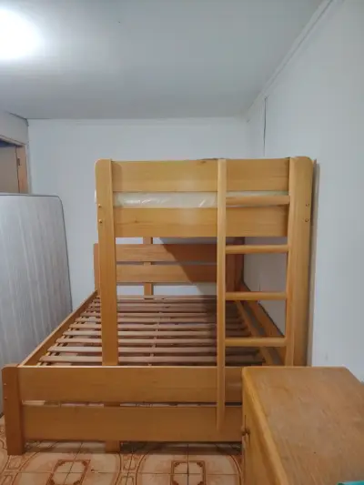 Camarote de madera con colchones - miniatura 3