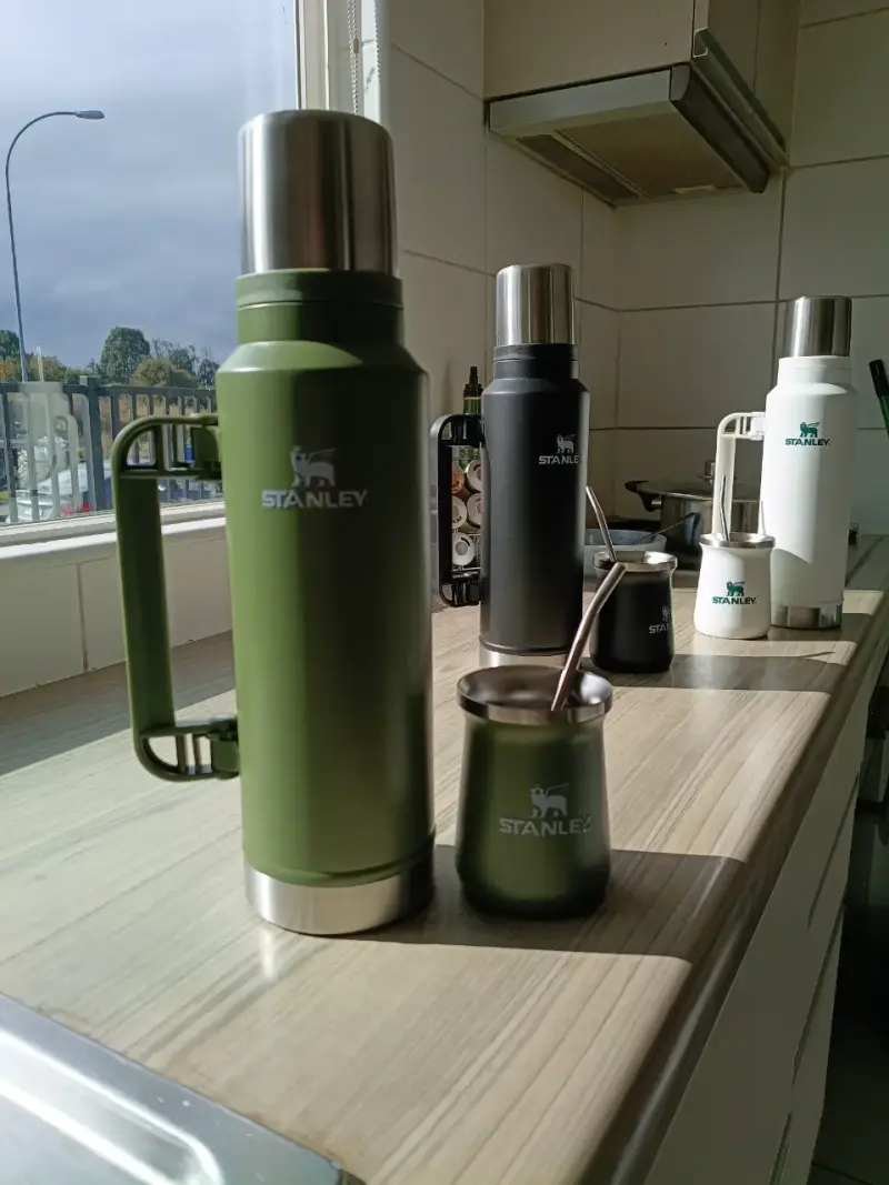 Termo Stanley verde 1.9L