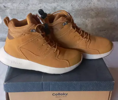 Zapatillas outdoor color café N°34 - miniatura 2