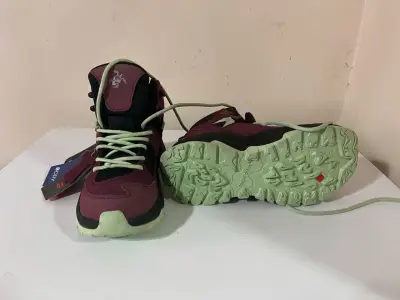 Botas de montaña burdeos y verdes - miniatura 1