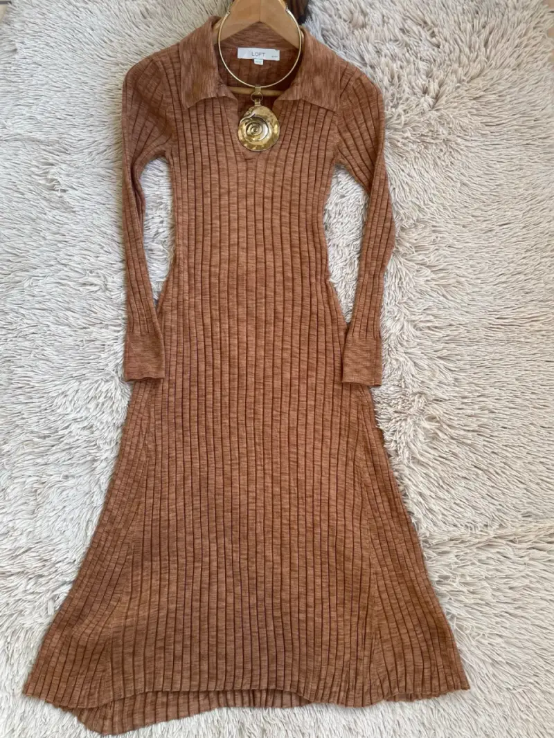 Vestido café de punto acanalado - 1