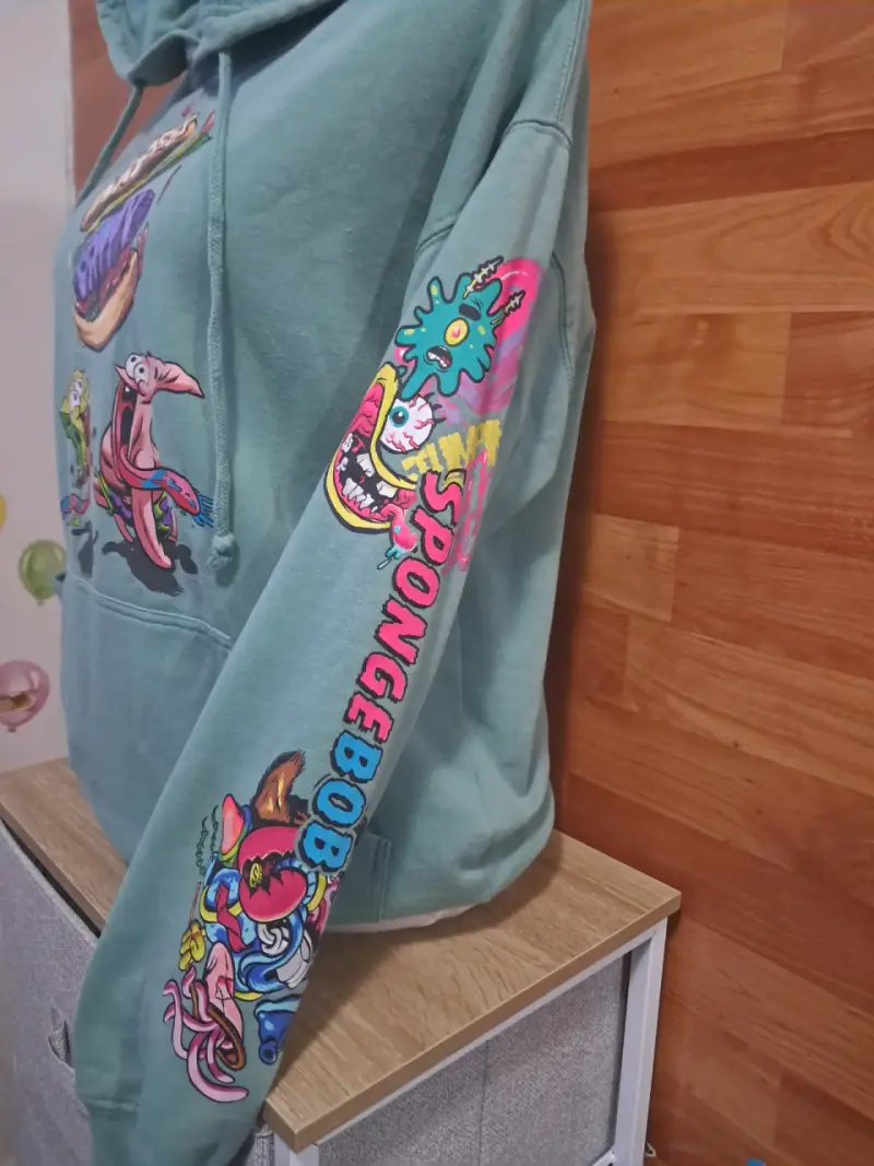 Polerón con capucha diseño Krabby Patty - 2