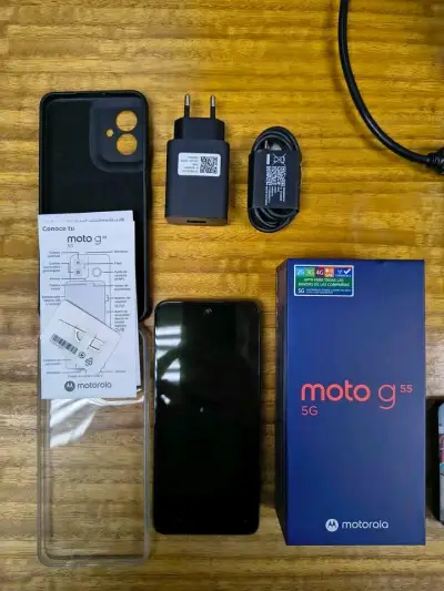 Motorola Moto G 5G con accesorios - miniatura 1