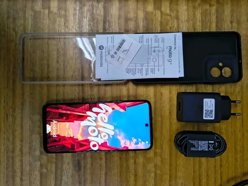 Motorola Moto G 5G con accesorios - 3