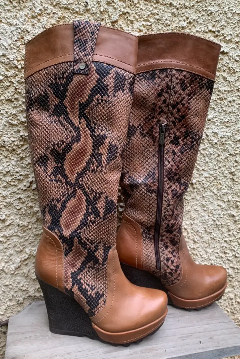 Botas altas piel serpiente - 1