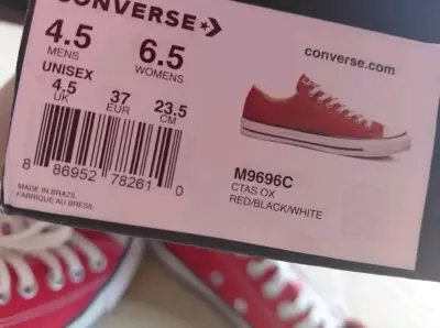Zapatillas Converse rojas - miniatura 2