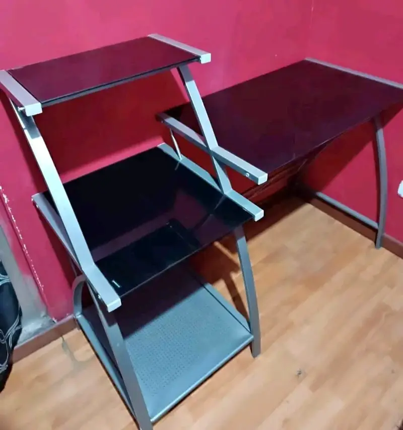 Escritorio de vidrio negro - 6