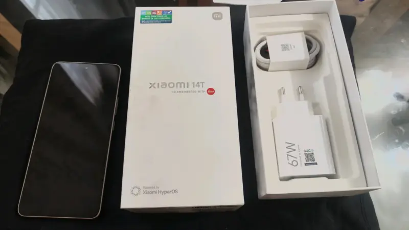 Xiaomi 14T con cargador y accesorios - 1