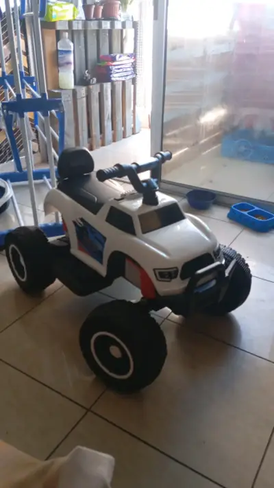 Auto de juguete para niños - miniatura 1