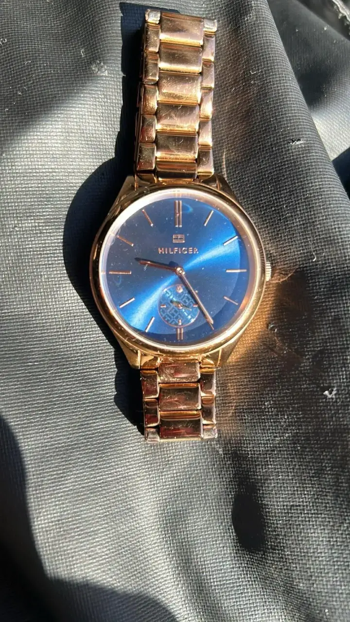 Reloj dorado Tommy Hilfiger - 1