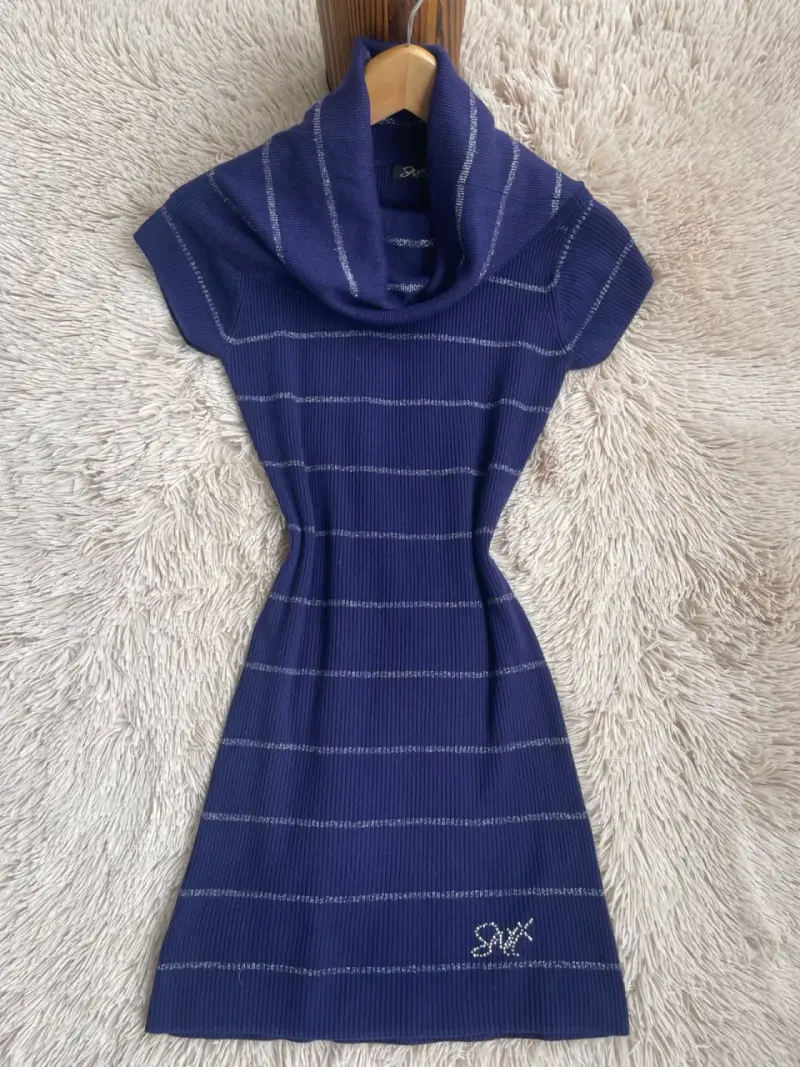 Vestido lila sin mangas con cuello tortuga - 2