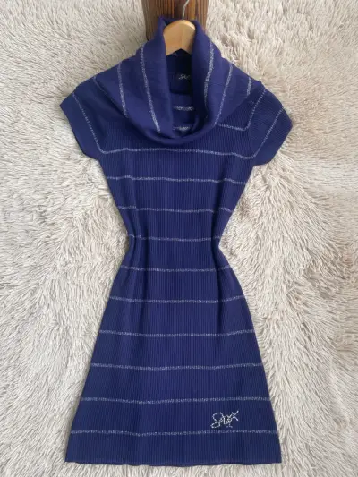 Vestido lila sin mangas con cuello tortuga - miniatura 2