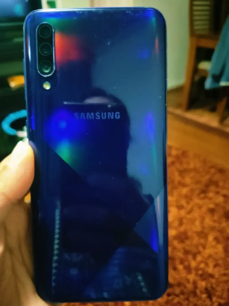 Teléfono Samsung 30 S violeta doble cámara - 1