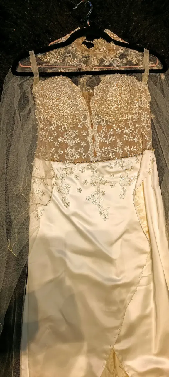 Vestido de novia con encaje - 2